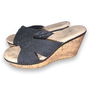 🪩4/$20!! Maurices Women’s Wedges 10 “Joselyn” black/tan slip on sandals 🪩4/$20!!